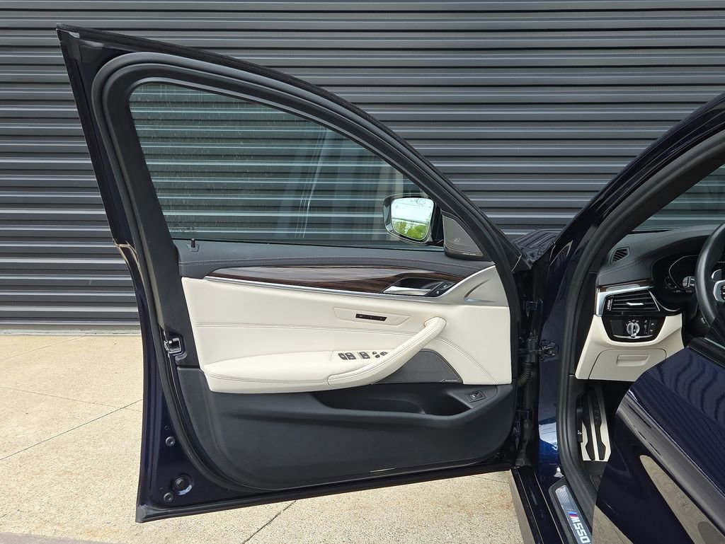 Used 2021 BMW M550i xDrive AWD/4WD image 6