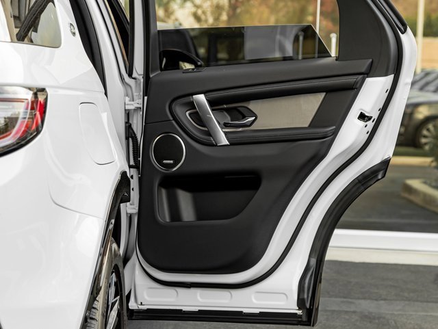 Used 2024 Land Rover Discovery Sport Dynamic SE image 23