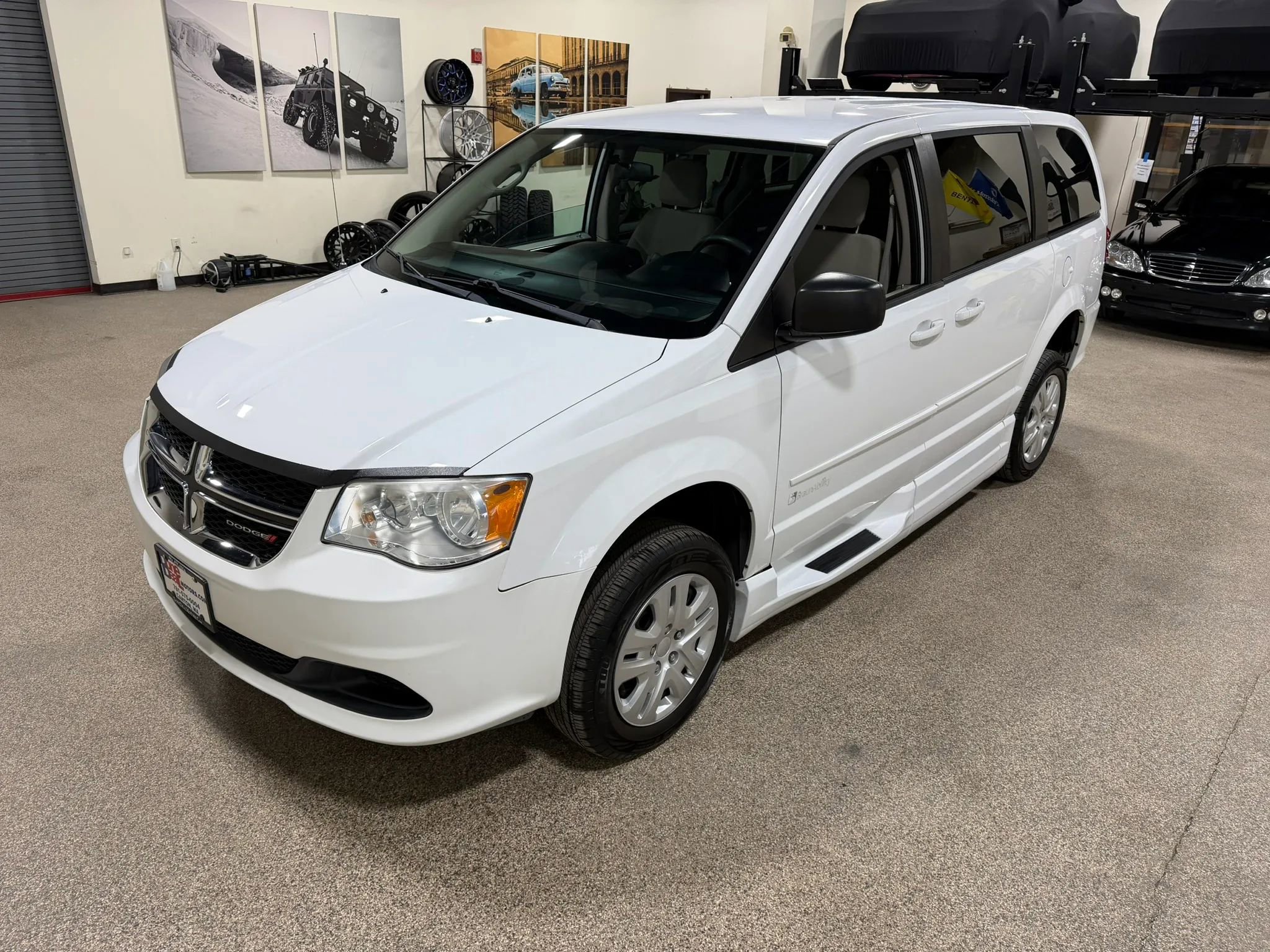 Used 2015 Dodge Grand Caravan SE w/ Quick Order Package 29E SE FWD image 9