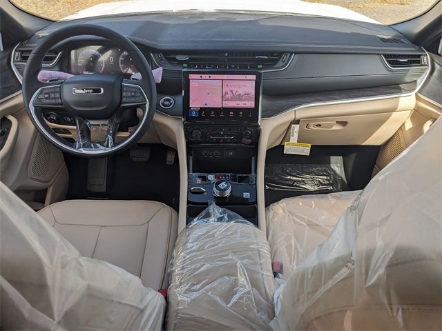 New 2025 Jeep Grand Cherokee Limited image 14