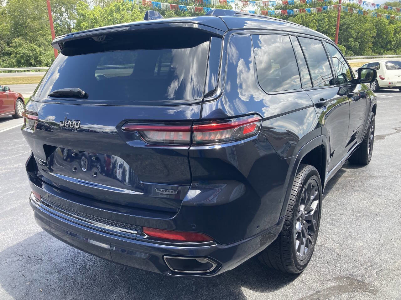 Used 2023 Jeep Grand Cherokee L Summit w/ Advanced Protech Group IV image 6