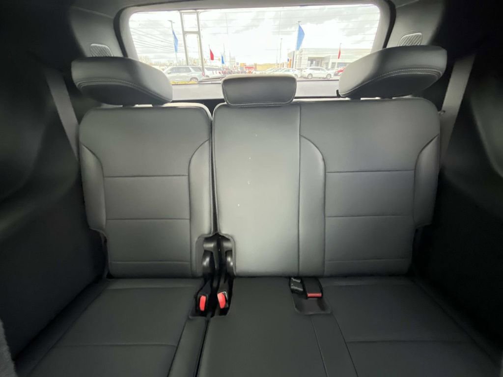 Certified 2025 Buick Enclave Preferred w/ Super Cruise Package image 13