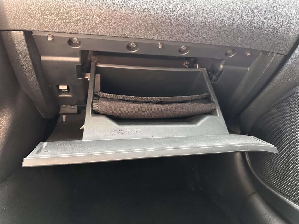 Used 2019 Nissan 370Z Roadster RWD image 28