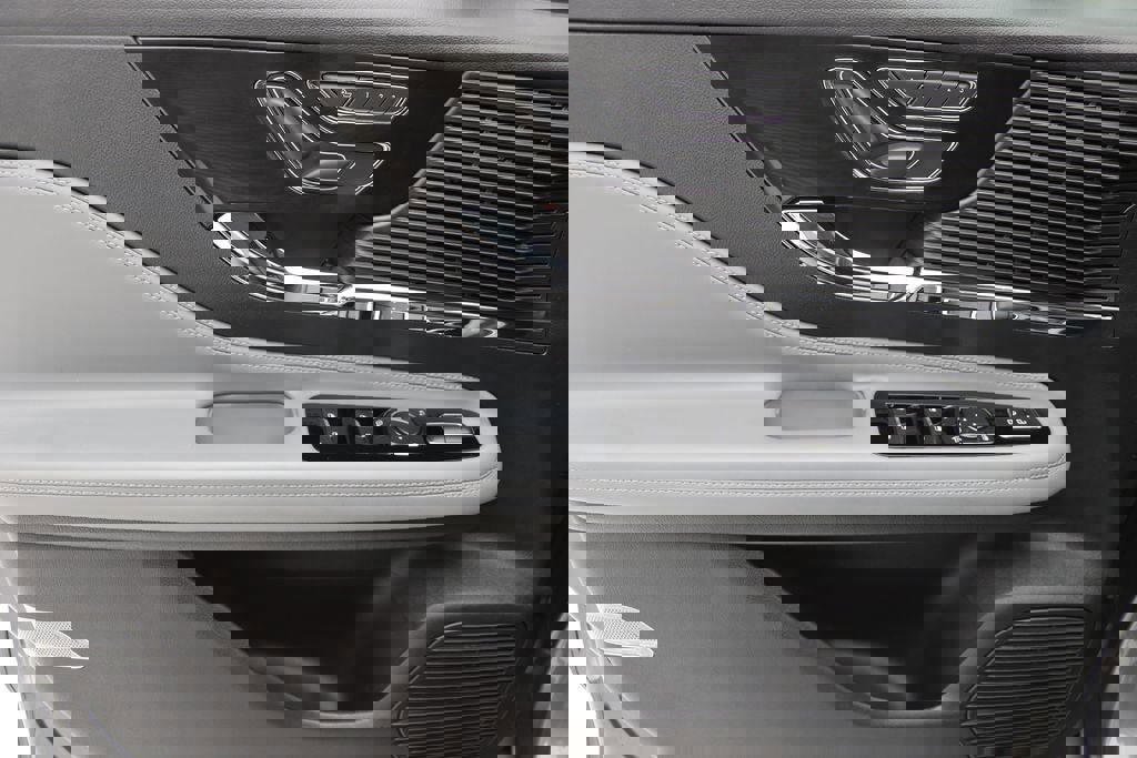 Used 2022 Lincoln Corsair AWD w/ Premium Package image 15