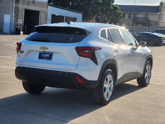 Used 2026 Chevrolet Trax LS FWD image 13