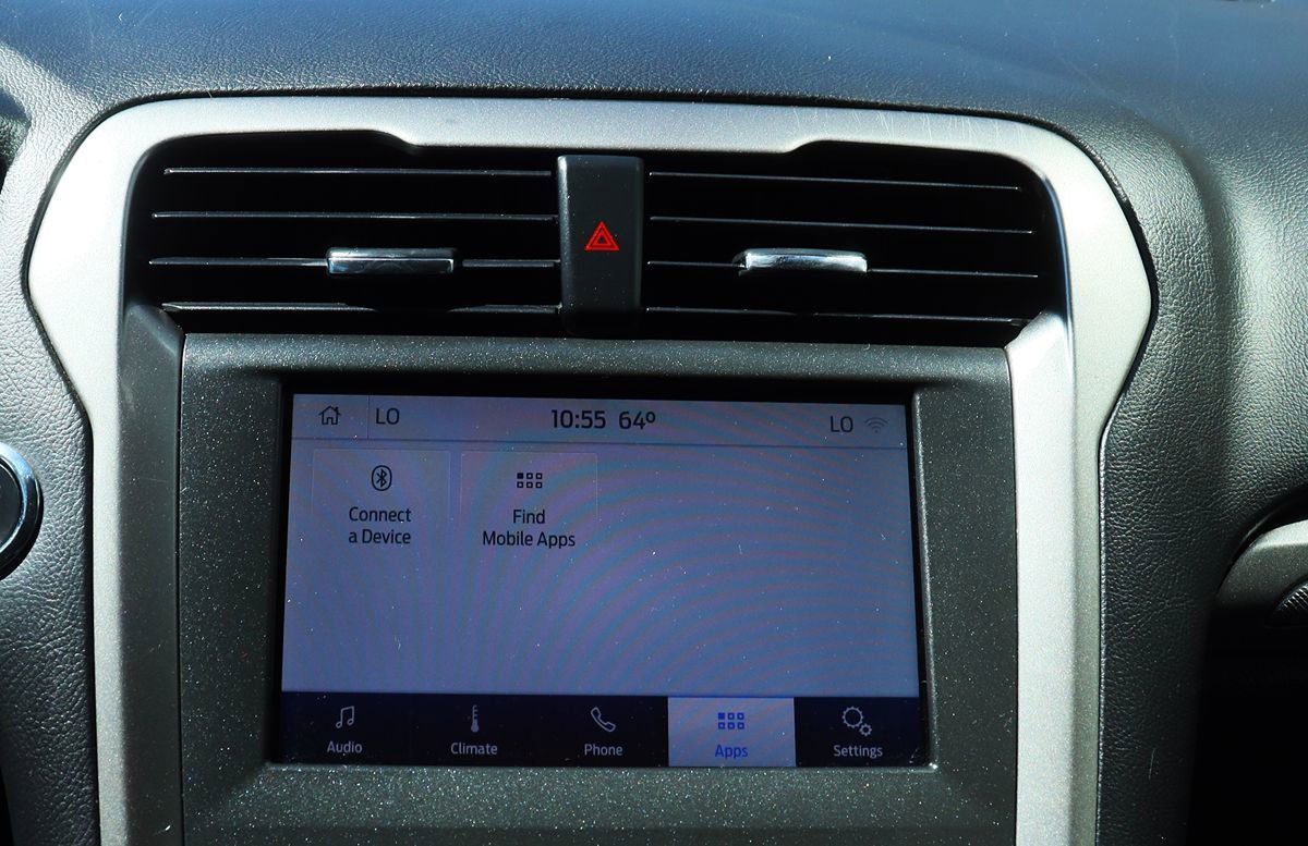 Used 2020 Ford Fusion SE image 50