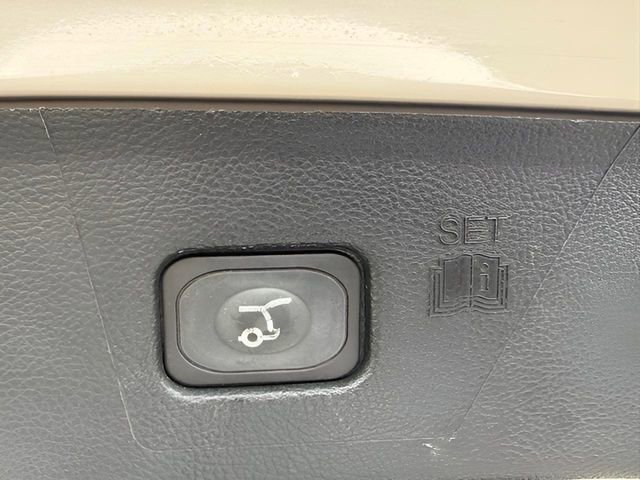Used 2017 Ford Edge Titanium w/ Equipment Group 301A image 12
