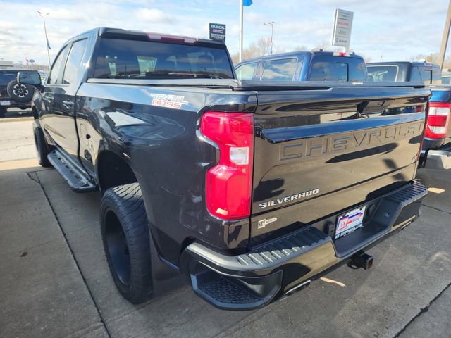 Used 2021 Chevrolet Silverado 1500 LT Trail Boss w/ Bed Protection Package image 4