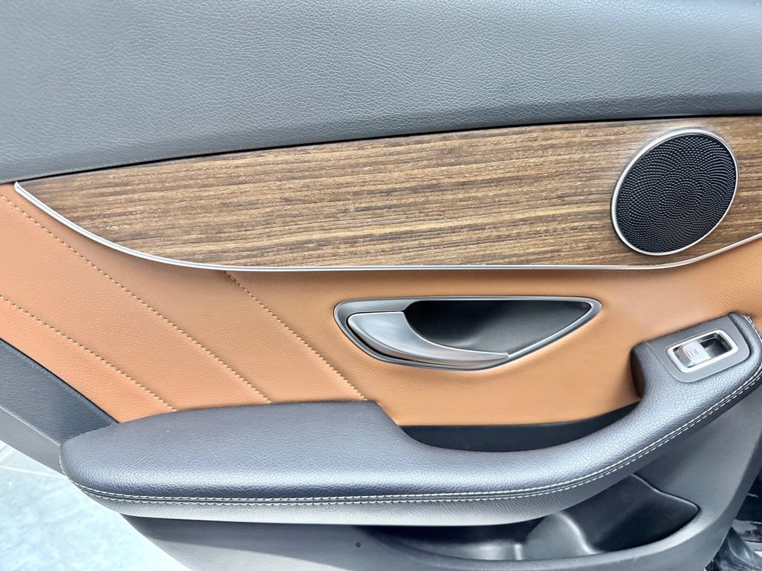 Used 2019 Mercedes-Benz C 300 4MATIC Sedan image 17
