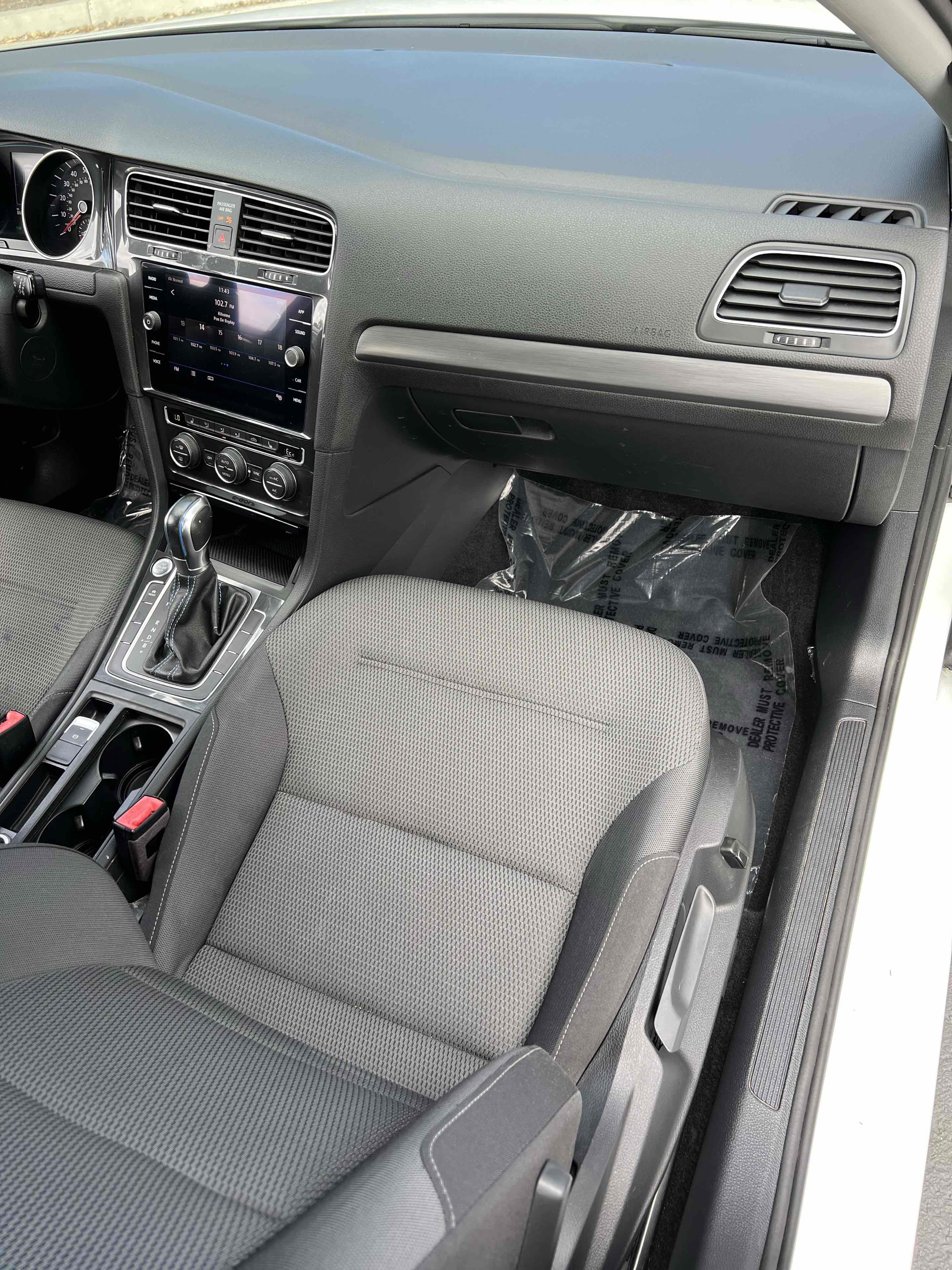 Used 2019 Volkswagen e-Golf SE w/ Driver Assistance Package image 27