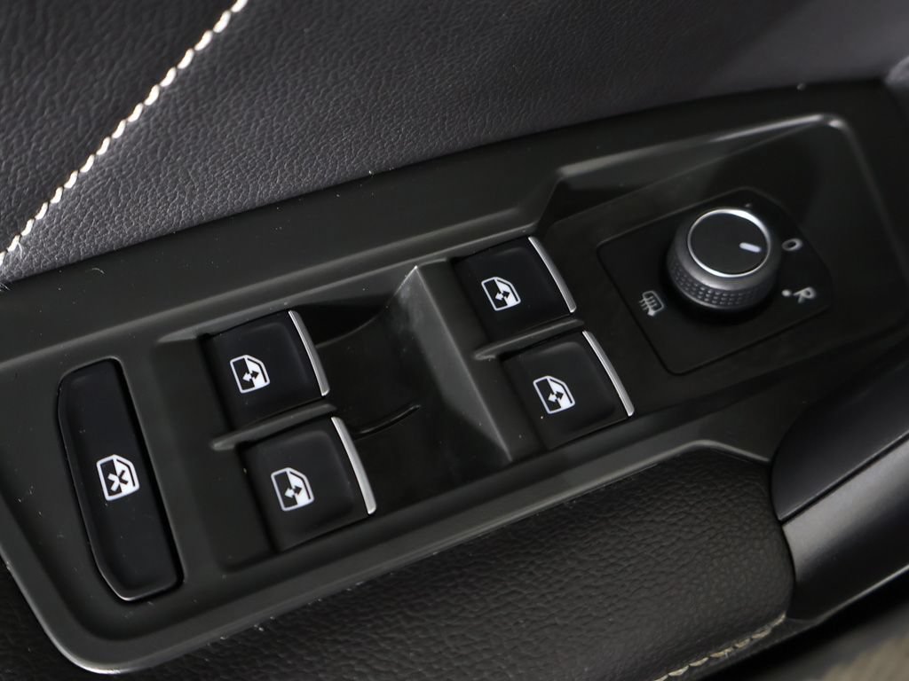 Used 2024 Volkswagen Tiguan SE R-Line AWD/4WD image 40