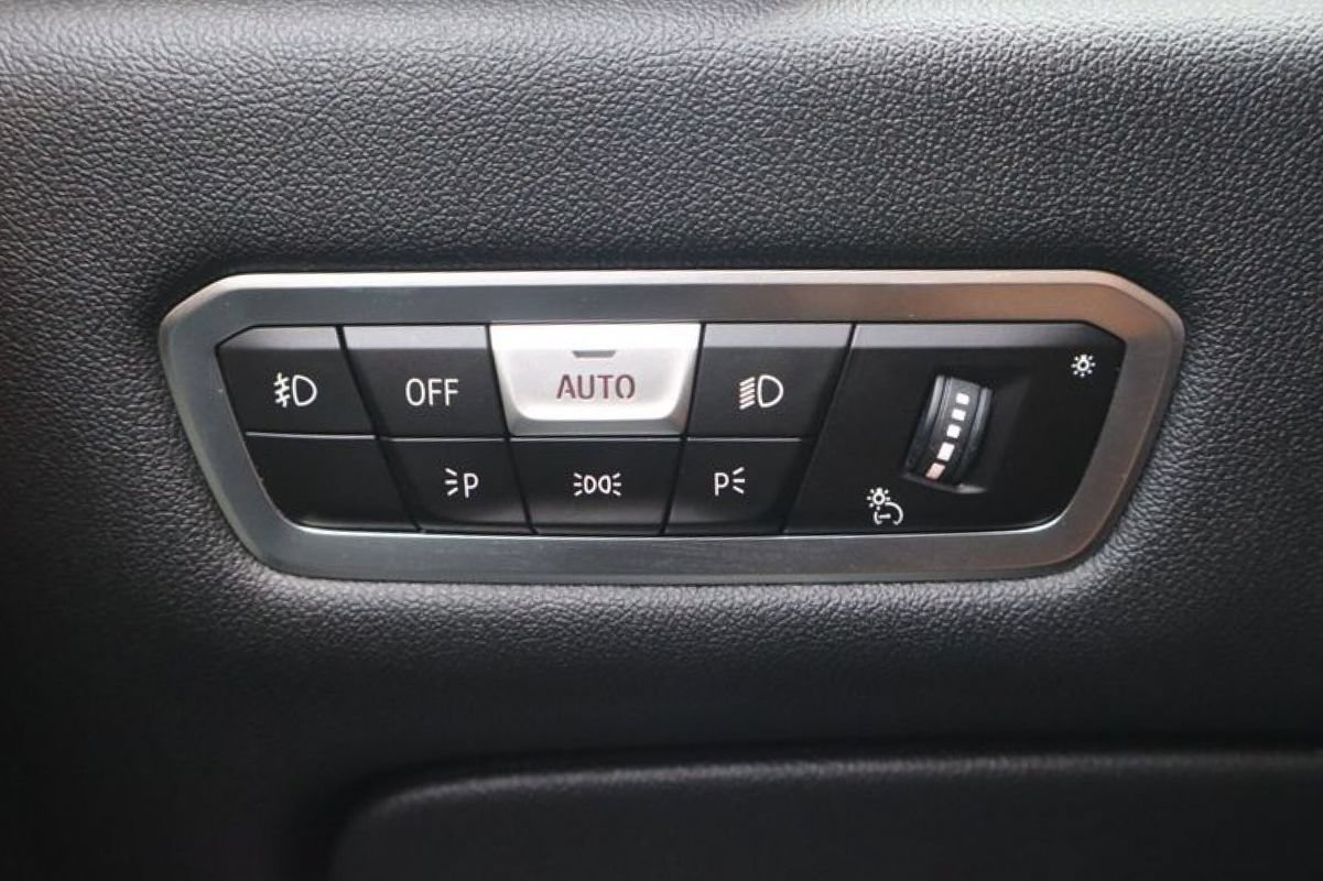Used 2019 BMW X5 xDrive50i w/ Executive Package AWD/4WD image 36