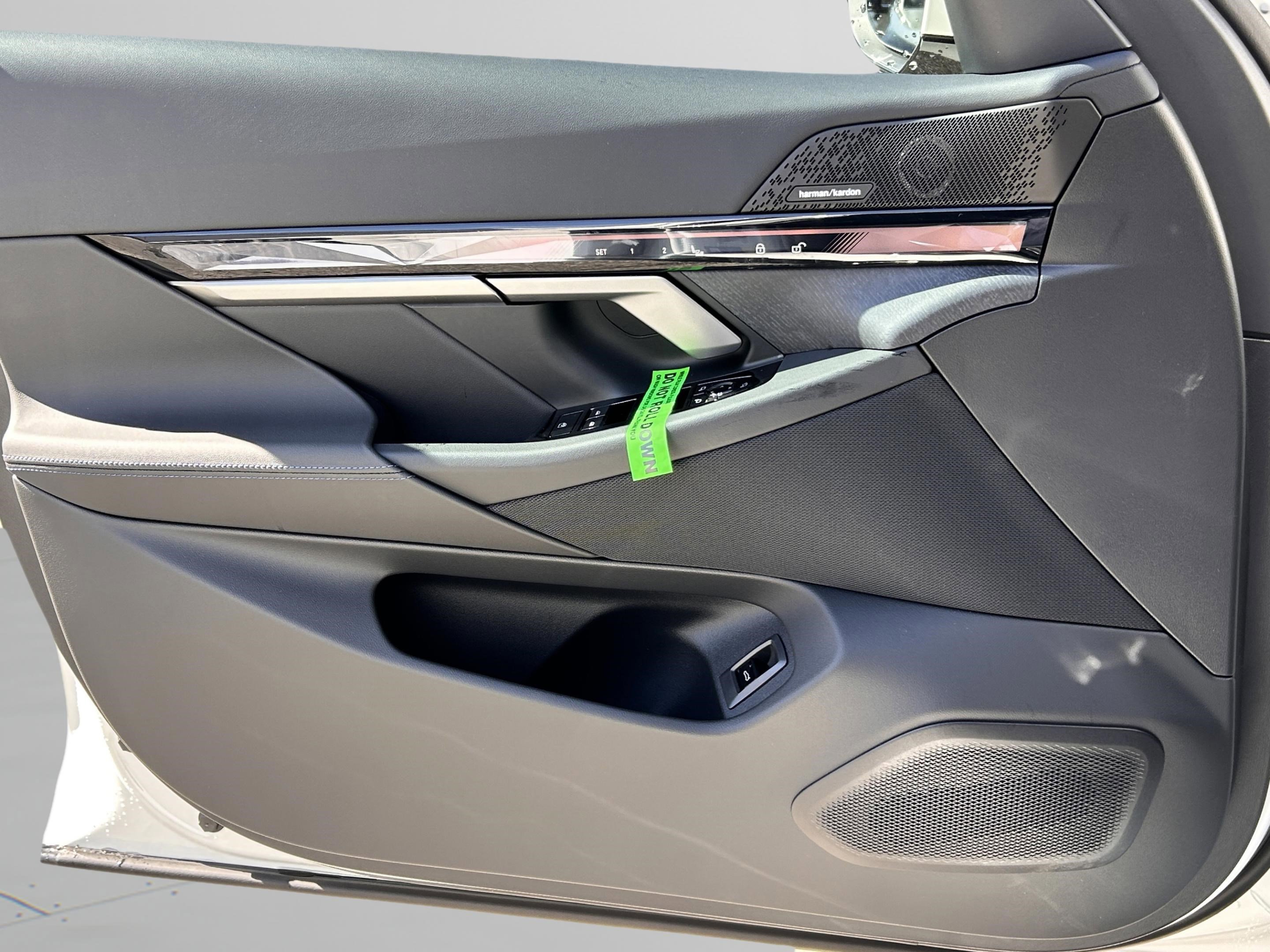 Used 2026 BMW i5 eDrive40 w/ M Sport Package image 24