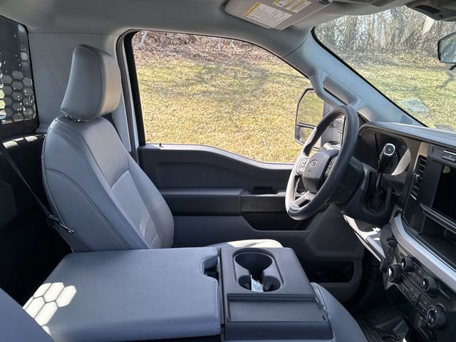 Used 2024 Ford F550 4x4 Regular Cab Super Duty image 13