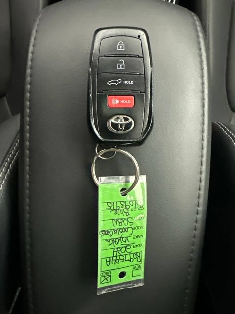 Used 2024 Toyota Corolla Cross XLE AWD/4WD image 32