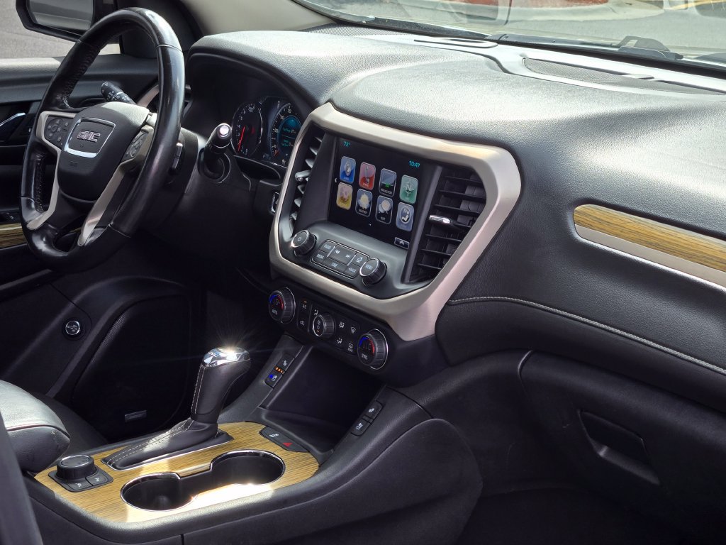 Used 2019 GMC Acadia Denali w/ Technology Package AWD/4WD image 13