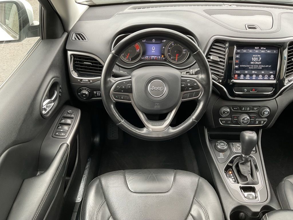 Used 2020 Jeep Cherokee Limited w/ Luxury Group AWD/4WD image 16