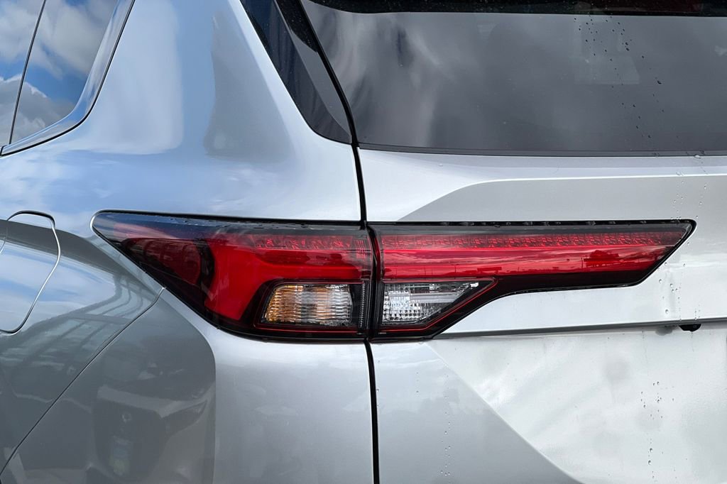 New 2025 Mitsubishi Outlander SEL Black Edition image 27