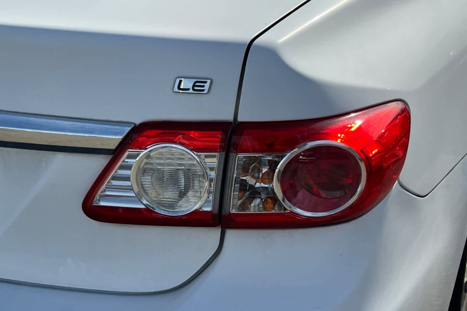 Used 2013 Toyota Corolla LE w/ Premium Pkg FWD image 18