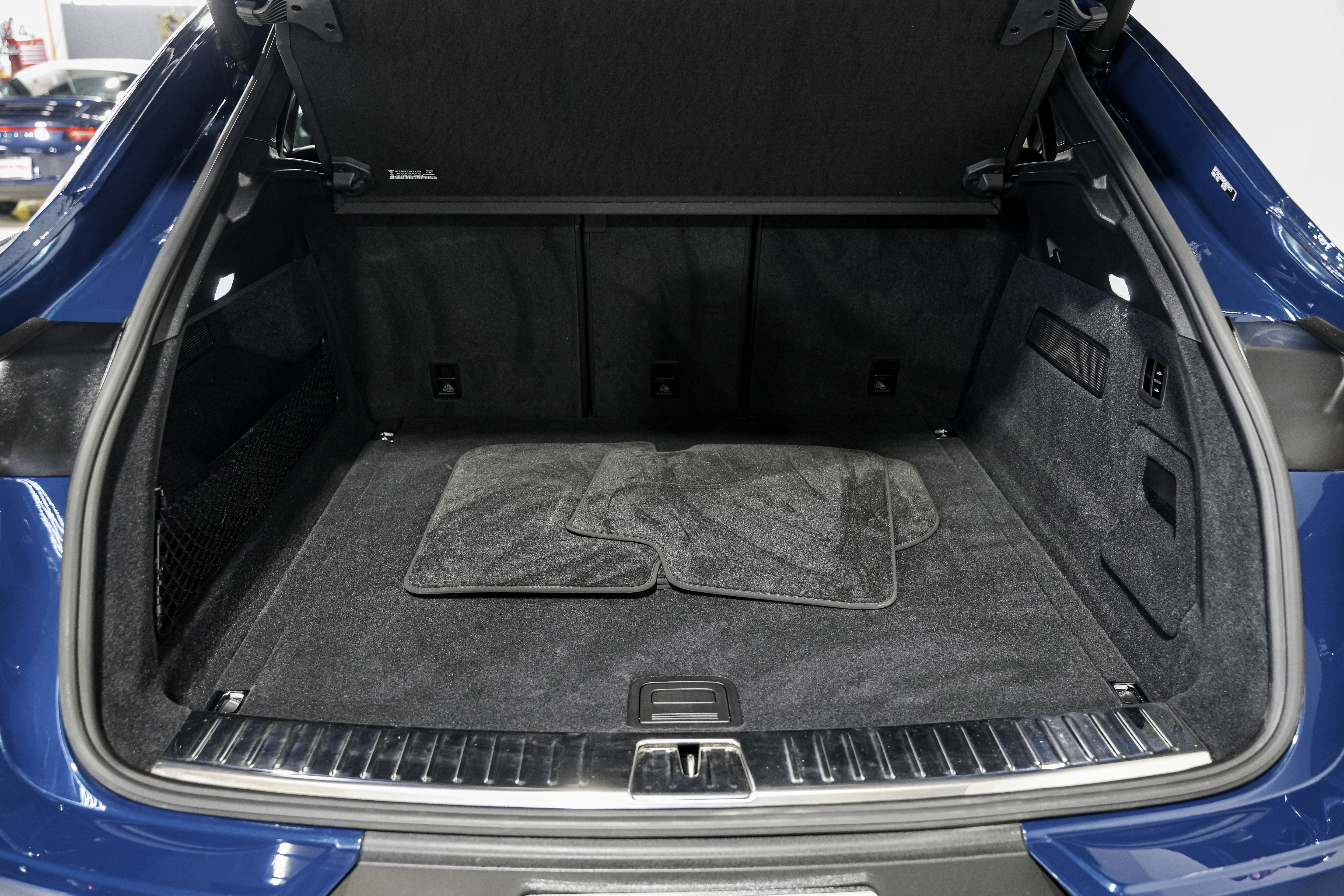 Used 2024 Porsche Cayenne Coupe image 51