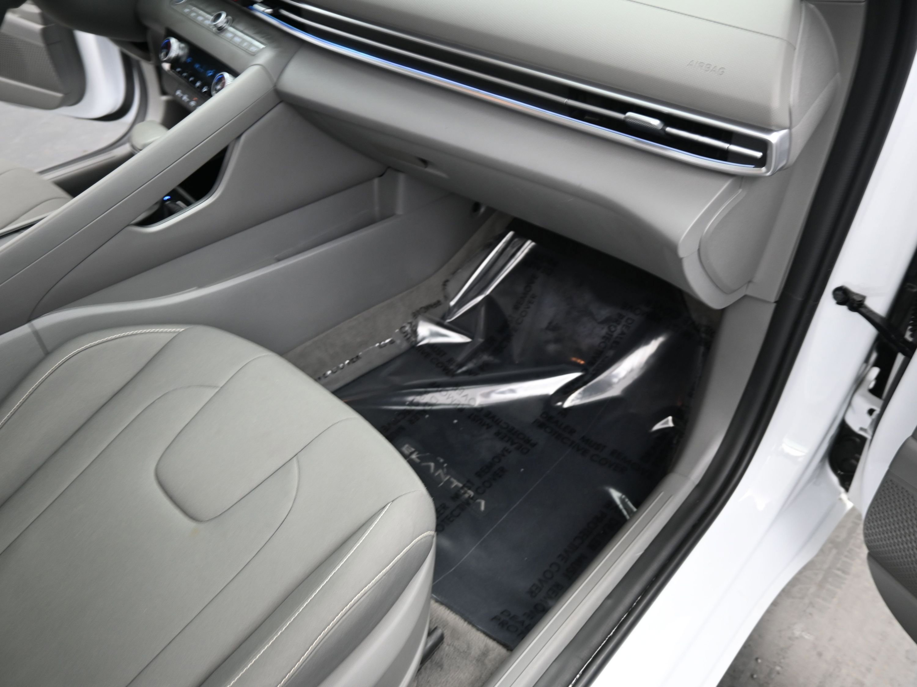 Used 2024 Hyundai Elantra SEL image 33