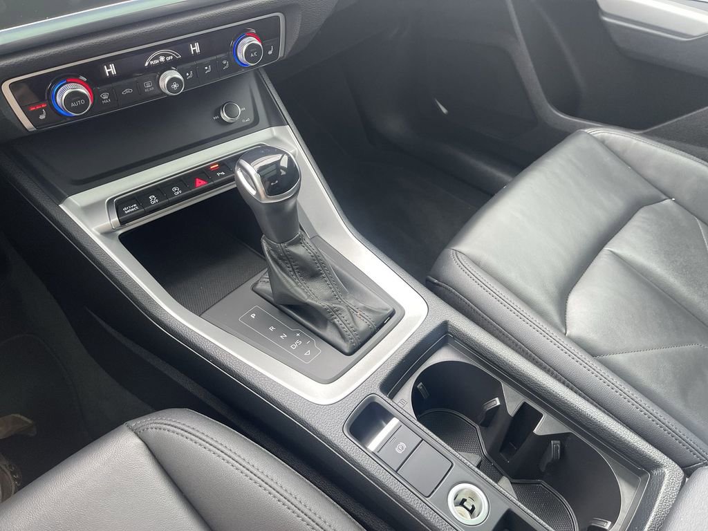 Used 2025 Audi Q3 2.0T Premium image 31