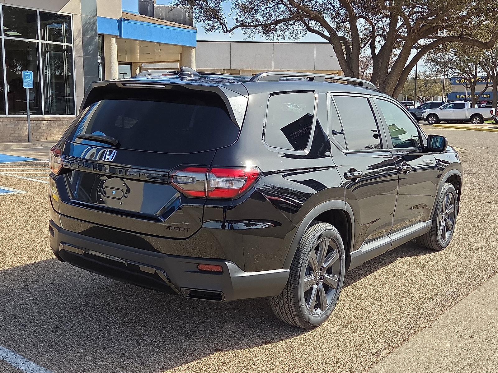 New 2026 Honda Pilot Sport image 4