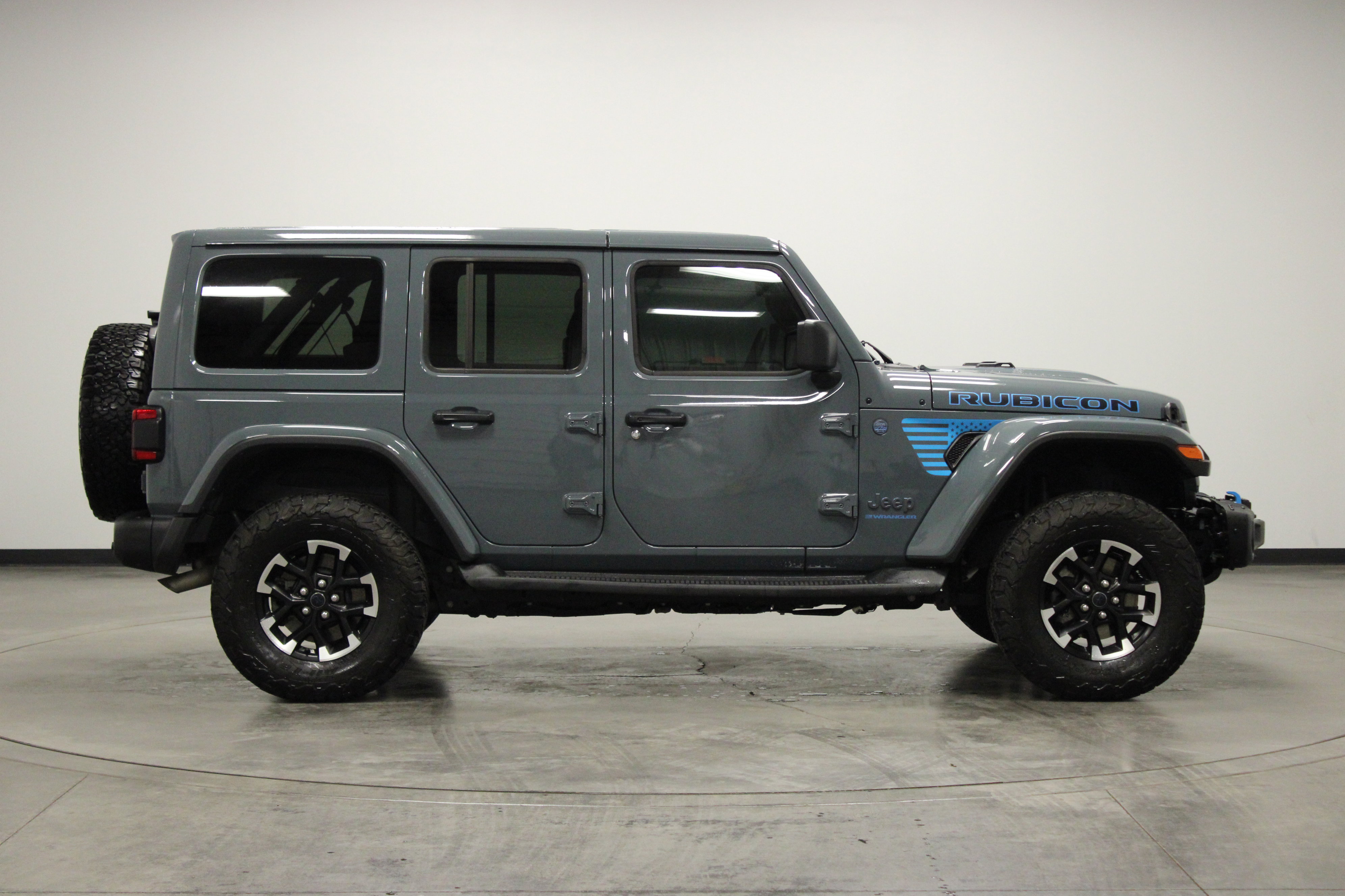 Used 2024 Jeep Wrangler Unlimited Rubicon 4xe image 9
