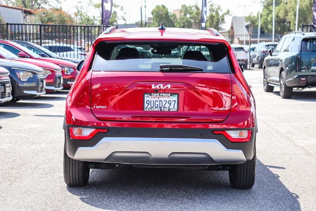 Certified 2025 Kia Niro EX FWD image 8