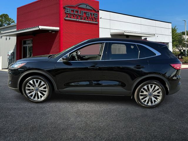 Used 2022 Ford Escape Titanium image 2