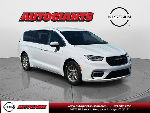Used 2023 Chrysler Pacifica Touring-L
