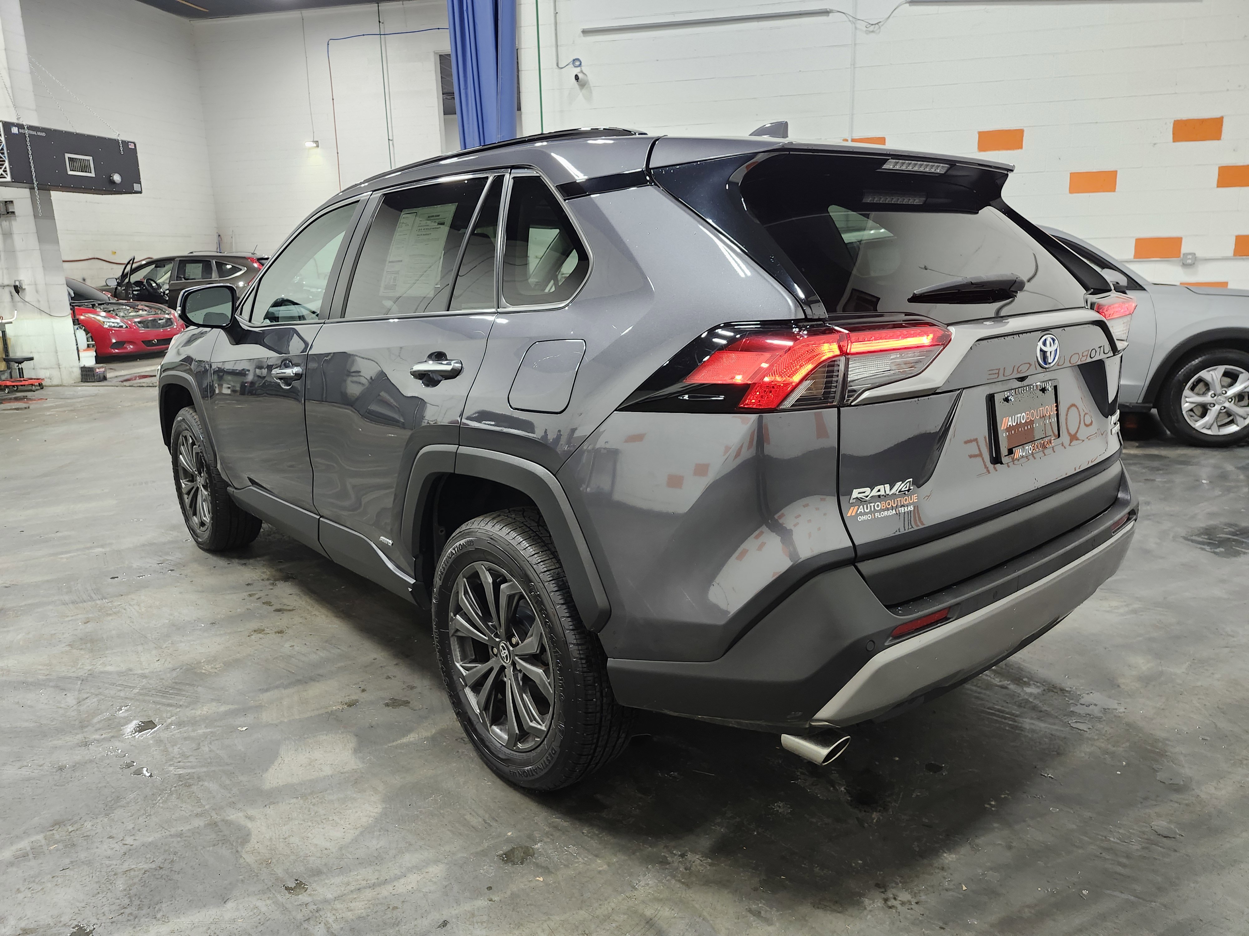 Used 2023 Toyota RAV4 Limited image 15