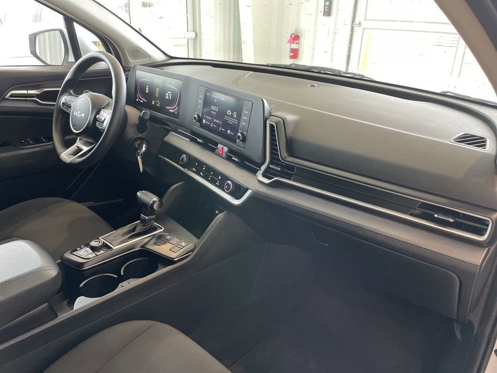 Used 2025 Kia Sportage LX AWD/4WD image 18