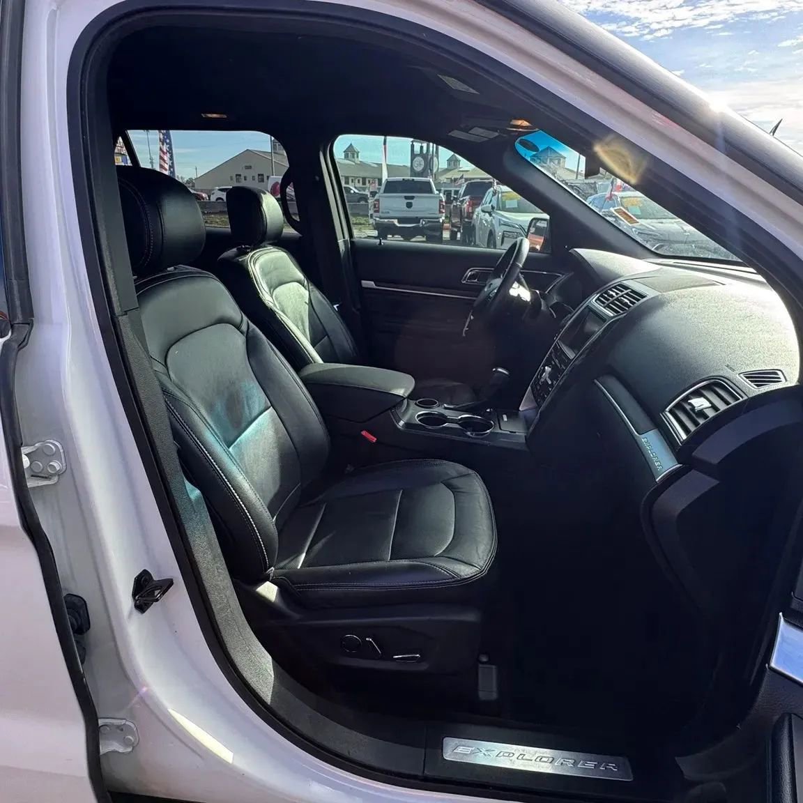 Used 2016 Ford Explorer Limited image 17