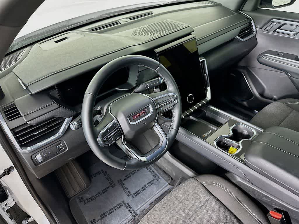 Used 2025 GMC Acadia Elevation FWD image 2