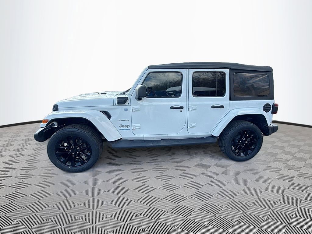 Used 2022 Jeep Wrangler Unlimited Sahara w/ Safety Group AWD/4WD image 9