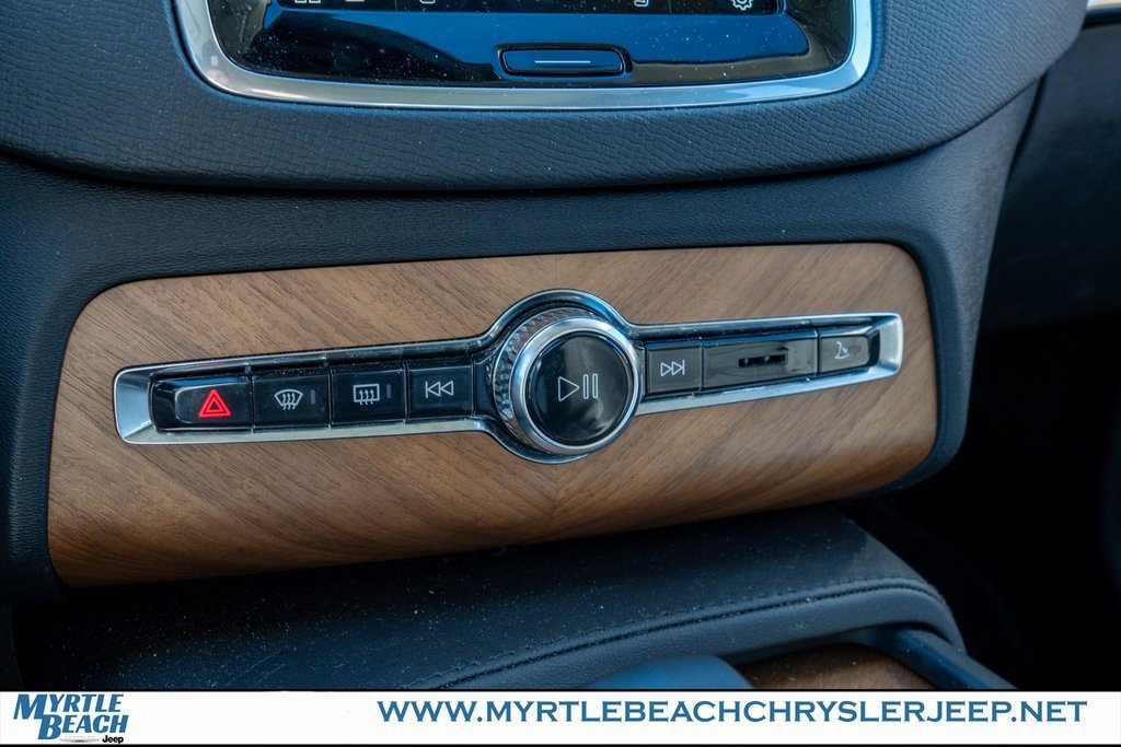 Used 2023 Volvo XC90 B6 Plus image 24