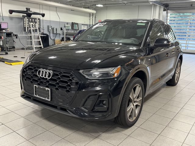 Used 2025 Audi Q5 2.0T Premium w/ Convenience Plus Package AWD/4WD image 8