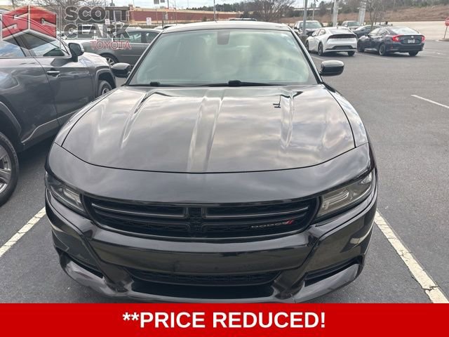 Used 2018 Dodge Charger SXT w/ Blacktop Package image 2