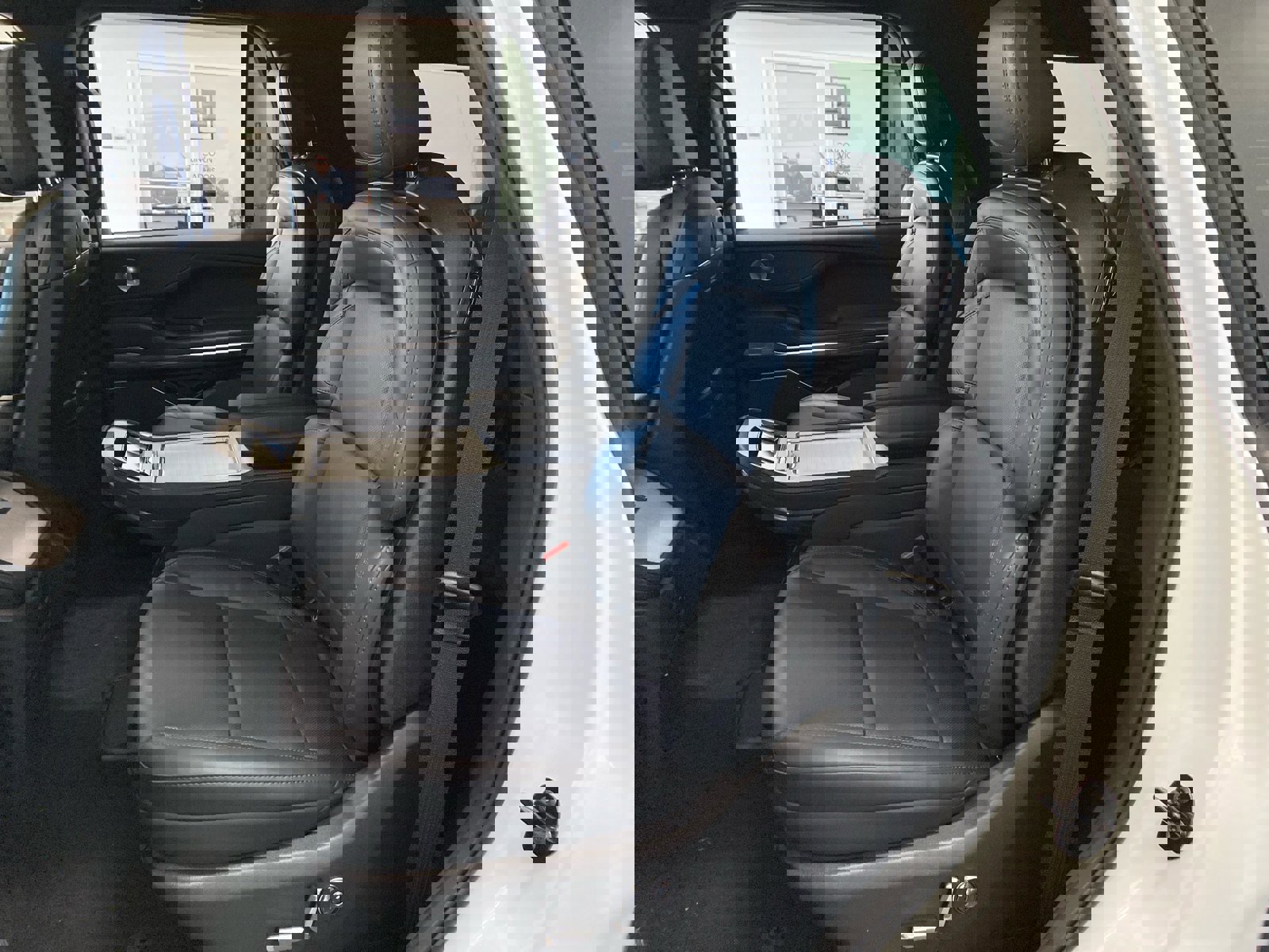 Used 2025 Lincoln Navigator Reserve w/ Jet Appearance Package image 12