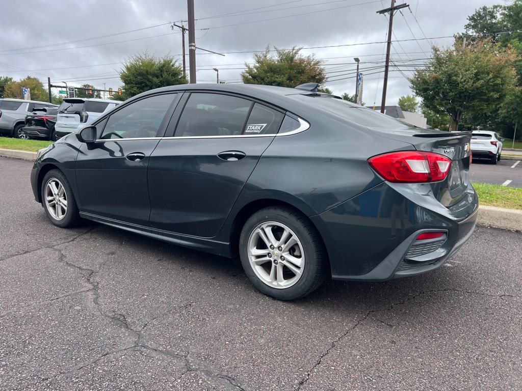 Used 2018 Chevrolet Cruze LT w/ Sun And Sound Package FWD image 5