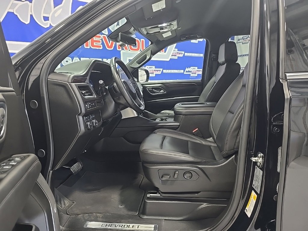 Used 2024 Chevrolet Suburban LT image 14