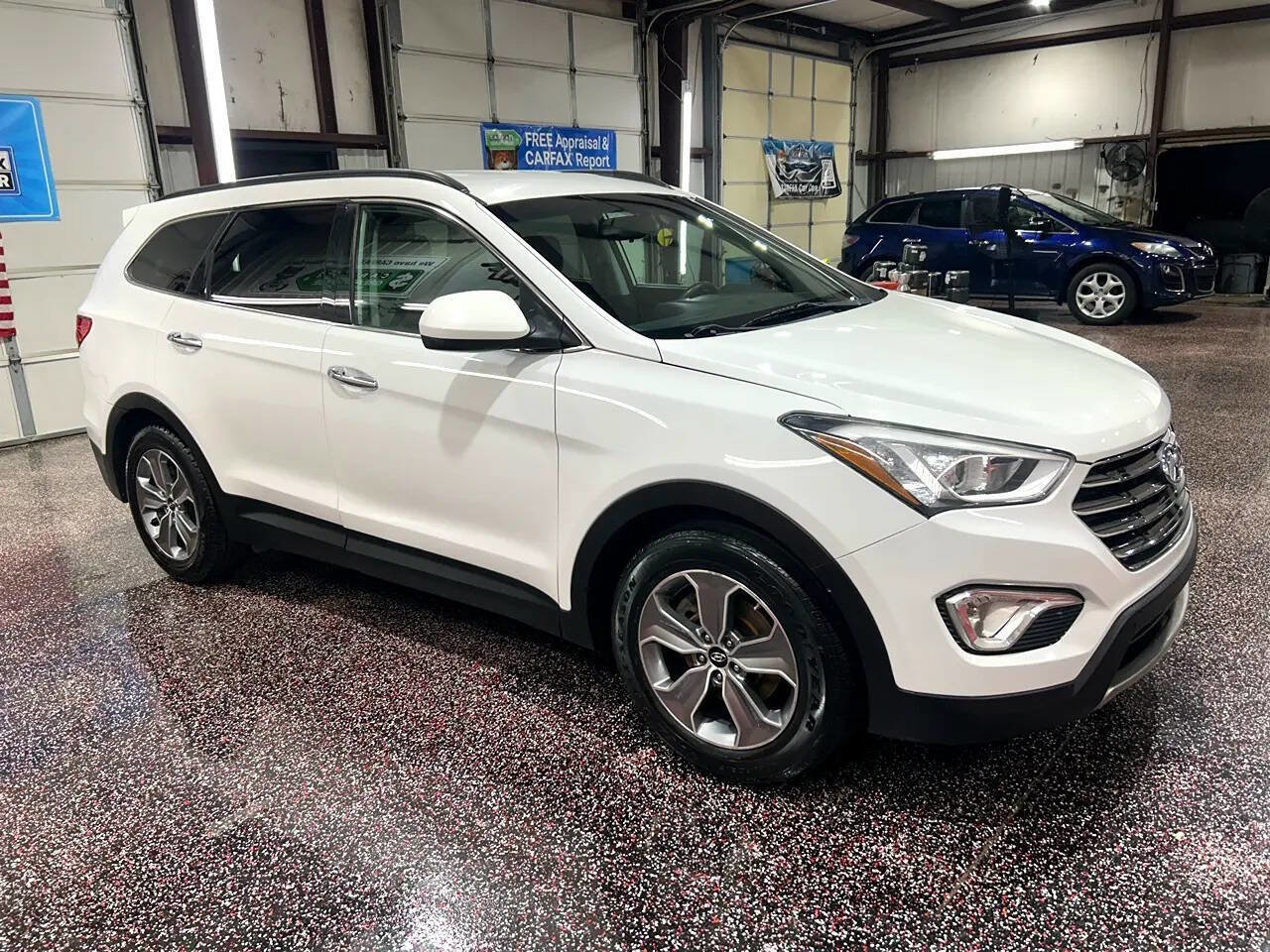 Used 2016 Hyundai Santa Fe SE FWD image 1