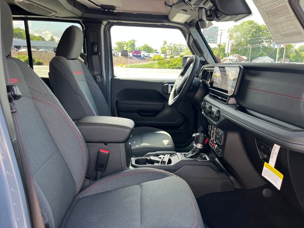 New 2025 Jeep Gladiator Rubicon w/ Convenience Group image 28
