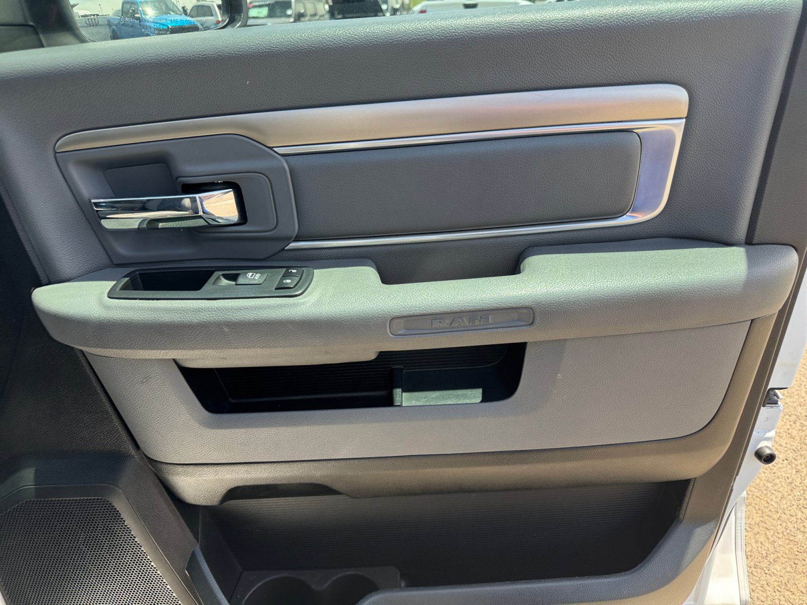 Used 2017 RAM 1500 Classic SLT RWD image 34