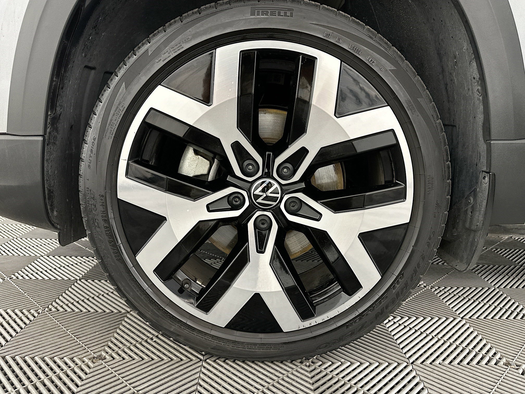 Used 2022 Volkswagen Taos SEL w/ Panoramic Sunroof Package image 35