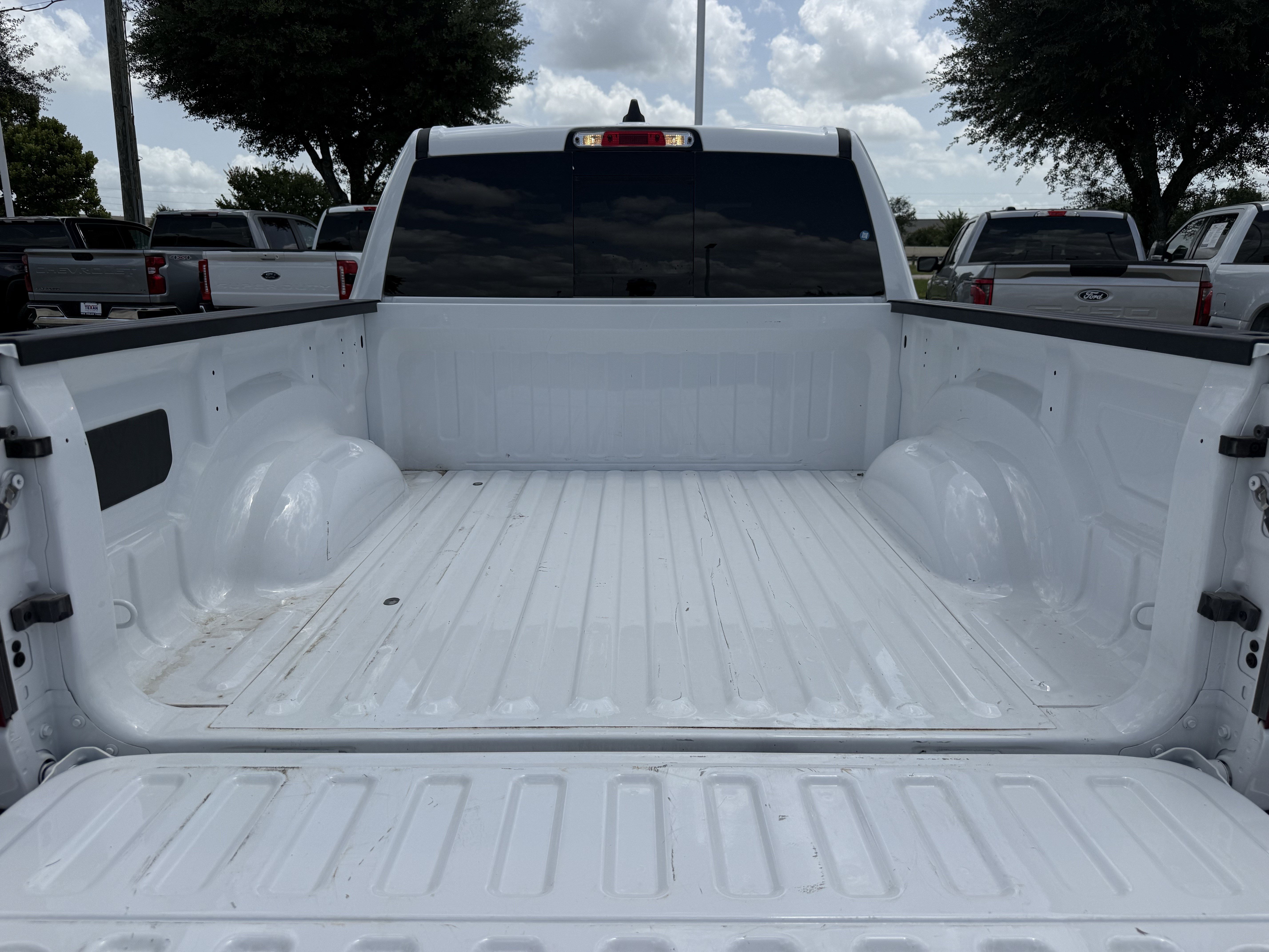 Used 2025 RAM 1500 Laramie w/ Sport Appearance Package AWD/4WD image 31