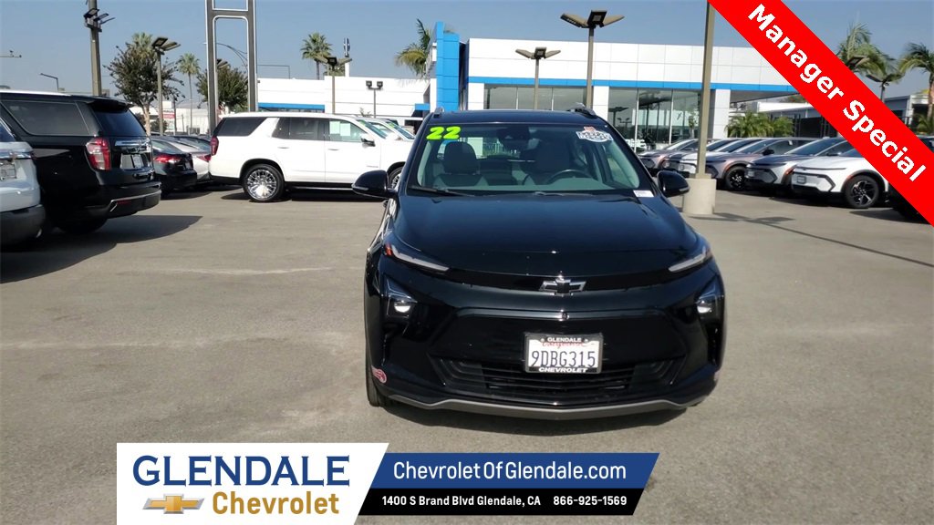 Certified 2022 Chevrolet Bolt EUV Premier w/ Sun & Sound Package image 2