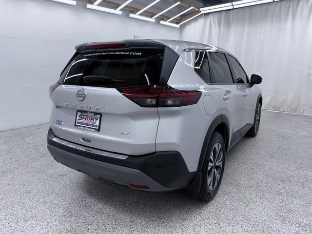 Used 2022 Nissan Rogue SV FWD image 2