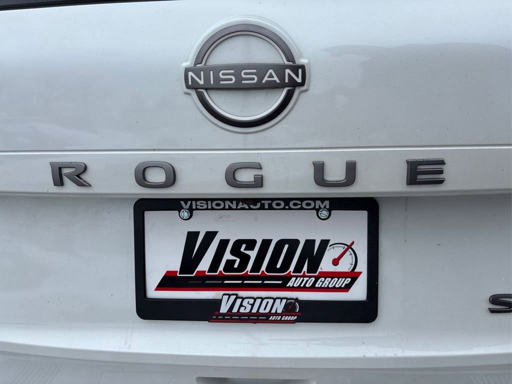 Used 2024 Nissan Rogue SV image 15